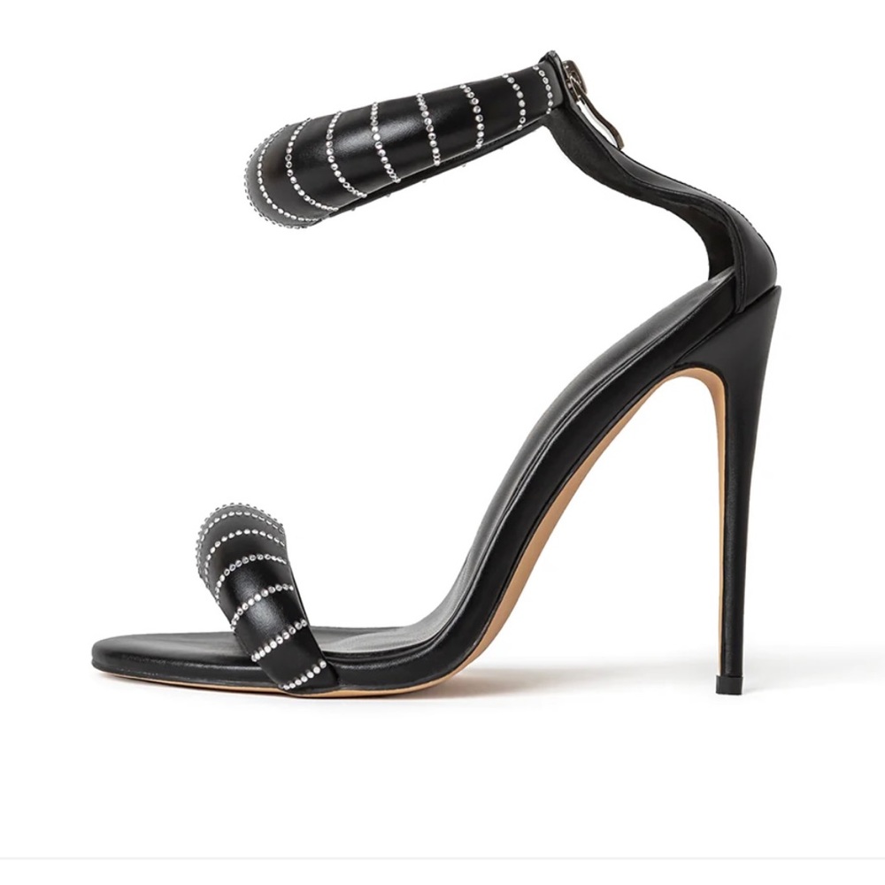 Open toe heeled sandle. Worn once. Gorgeous shoe!!